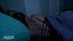 Captura de 'StepSon Scared Of Thunder Hops Into StepMom's Bed' nº 32