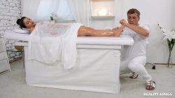'Seduce My Masseuse' screenshot nº 4