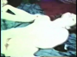 Captura de 'All Lesbian Peepshow Loops 562: Hardcore Rated X 1970s (All Color)' nº 77