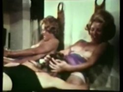 'All Lesbian PeepShow Loops 537: Hardcore Rated X '70s & '80s (All Color)' screenshot nº 7