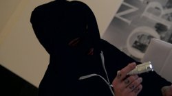 Captura de 'Bright Nights Big Titties' nº 40