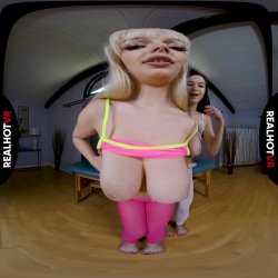 'Jess & Jas in Boob 69' screenshot nº 75