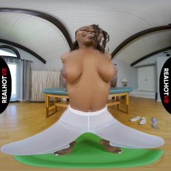 'Naughty Naked Yoga' screenshot nº 35
