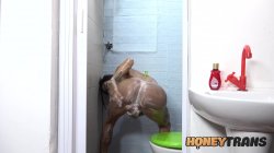 'Ariane Guedes Soaks In Steam Then Sucks Her Own Meat While Slapping Dildo Into Ass Like A Warlord' screenshot nº 54