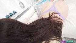 Captura de 'Petite Spinner Brunette Newbie Tight Pussy Becca Blair Rides Cock Loves Big Dick Missionary Creampie Blaster' nº 38