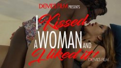 Captura de 'I Kissed A Woman And I Liked It!' nº 4