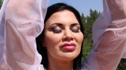 Captura de 'Busty Housewives 6' nº 11