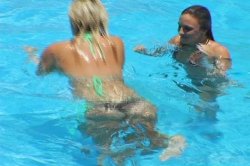 Captura de 'Anal Beach Buns' nº 2