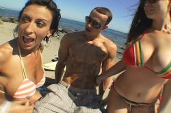 Captura de 'Anal Beach Buns' nº 70