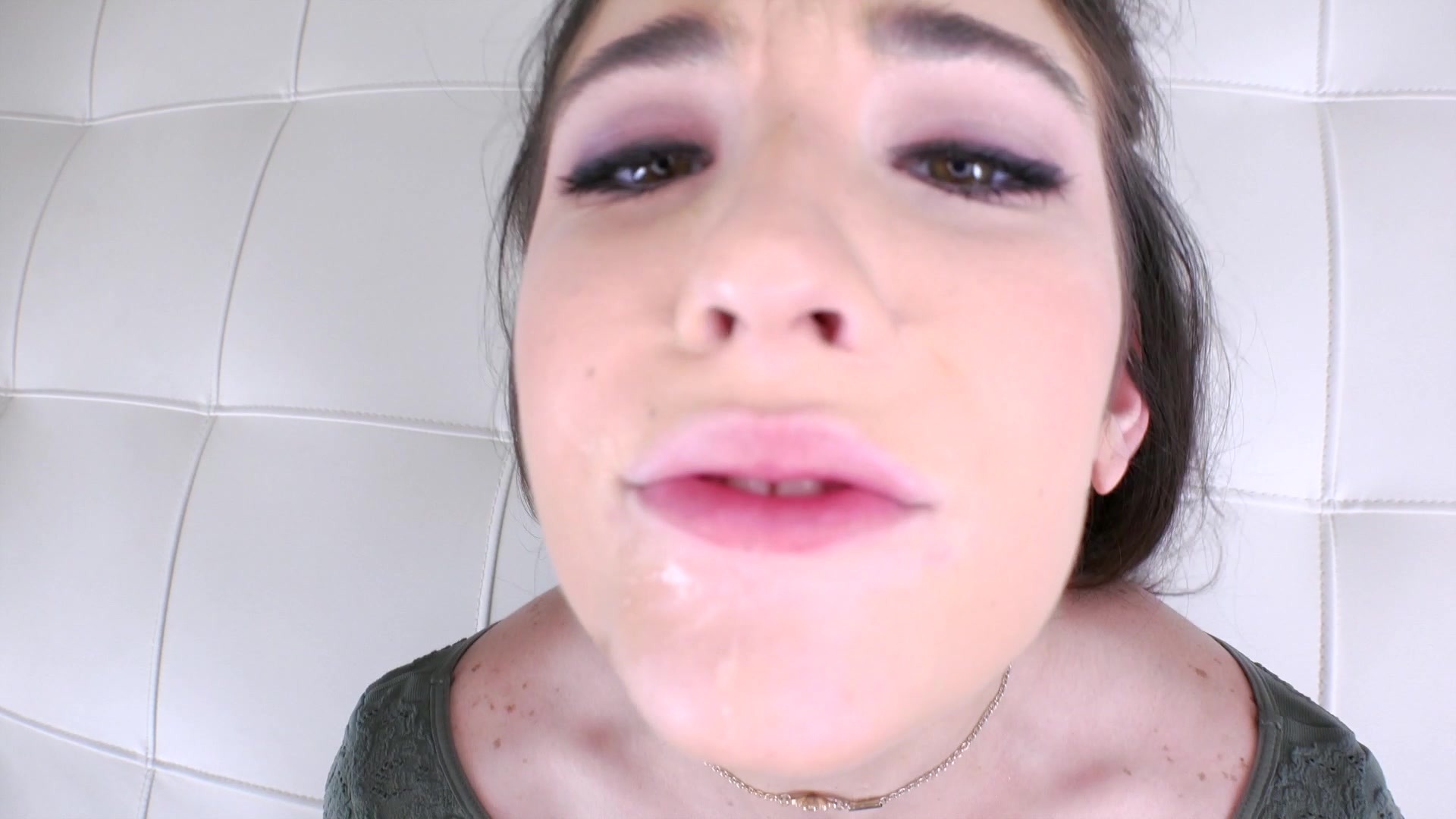 Hd teen deepthroat