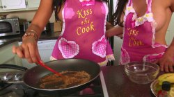'Lesbians in the Kitchen 2' screenshot nº 114