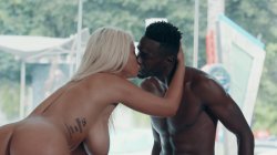 Captura de 'Black And Latina' nº 24