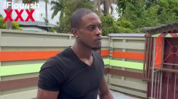 Captura de 'Stephanie Love Entices the Pool BBC Guy' nº 21