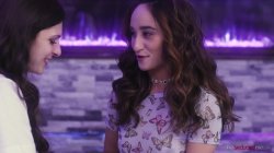 Captura de 'Trending In Love' nº 17