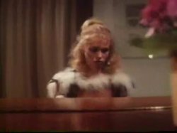 'Blonde in Black Silk' screenshot nº 2