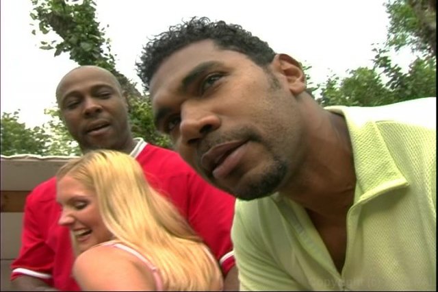 Sexy Babes Enjoy an Interracial Orgy