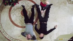 Captura de 'Brazzers Presents: The Parodies 5 - Straight Outta Brazzers' nº 131