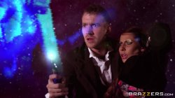 Captura de 'Brazzers Presents: The Parodies 5 - Straight Outta Brazzers' nº 77