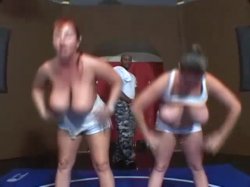 Captura de 'B.L.O.W. Busty Ladies of Oil Wrestling' nº 42