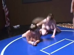 Captura de 'B.L.O.W. Busty Ladies of Oil Wrestling' nº 74
