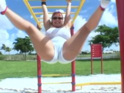 Captura de 'B.L.O.W. Busty Ladies of Oil Wrestling' nº 84