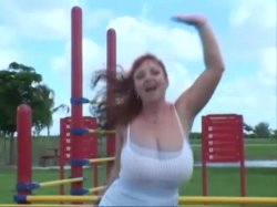 Captura de 'B.L.O.W. Busty Ladies of Oil Wrestling' nº 86