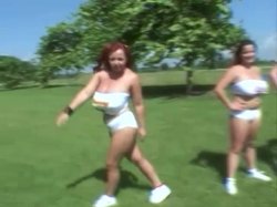 Captura de 'B.L.O.W. Busty Ladies of Oil Wrestling' nº 2