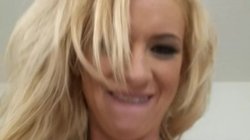 Captura de 'Hot Wife Swingers and Creampie Eating Cuckolds Vol. 7' nº 15