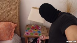 'Spying On Teen Sluts Vol. 4' screenshot nº 4
