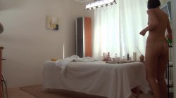 Captura de 'Petite Kitty Wants More Than a Regular Massage' nº 6