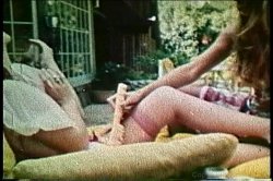 Captura de 'Lesbian Bra Busters In The 70's Vol. 2' nº 103