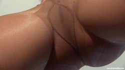 'Dana Wolf Spandex Bronze Glossy Brown and White Seamless Pantyhose with Seductive JOI!' screenshot nº 31