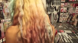 Captura de 'Lesbian attraction in the fitting room, with hot slut Luna Dark and Gabriela Flores' nº 11