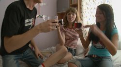 Captura de 'Petite Cuties Get Toyed & Dicked in 3Some' nº 12