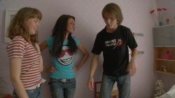 Captura de 'Petite Cuties Get Toyed & Dicked in 3Some' nº 6