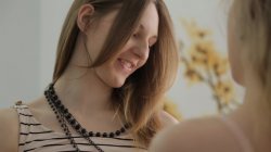 Captura de 'Hotties Make Out & Share a Dick' nº 2
