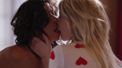 Captura de 'Lesbian Adventures: Older Women Younger Girls Vol. 13' nº 17