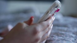 Captura de 'Lesbian Adventures: Older Women Younger Girls Vol. 13' nº 44