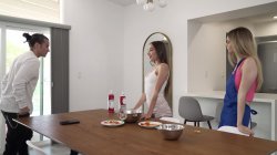 Captura de 'Cum Swapping Sisters 4' nº 112
