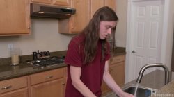 Captura de 'Taboo Lift & Carry: Stepmom Sofie Marie Lifts And Fucks Her Step-Son' nº 1