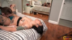 Captura de 'Freaks Down The Street 12: Sexy Sluts Love Big Dick' nº 104