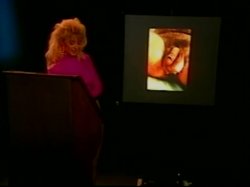 Captura de 'Nina Hartley's Guide to Oral Sex / Nina Harley's Advanced Guide to Oral Sex (2 Pack)' nº 16