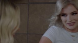 'Steamy Lesbians 2' screenshot nº 2