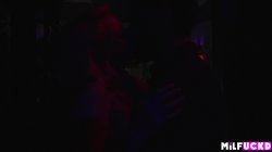 Captura de 'First time swingers meet experienced French couple at sex club' nº 39