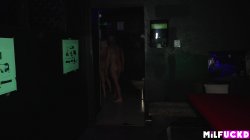 Captura de 'First time swingers meet experienced French couple at sex club' nº 41