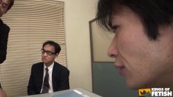 Captura de 'Cock Hungry Asian Girl Gives Blowjobs In The Office And Gets Tons Of Cum In Her Mouth' nº 39
