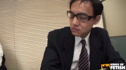 Captura de 'Cock Hungry Asian Girl Gives Blowjobs In The Office And Gets Tons Of Cum In Her Mouth' nº 9