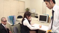 Captura de 'Shy Asian Office Girl Is Finger Fucked And Masturbated With Vibrator And Dildo' nº 5