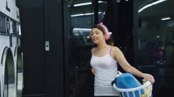 'Exxxtra Small Chicks Fucking Huge Dicks #17' screenshot nº 1