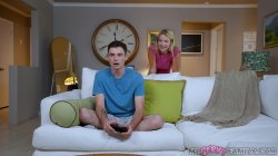 'My Gamer Stepsister Wants a Turn Too!' screenshot nº 4